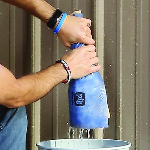 PIG Water Absorbing Kit - Absorbs up to 12 Gallons per kit - Blue - PM50492