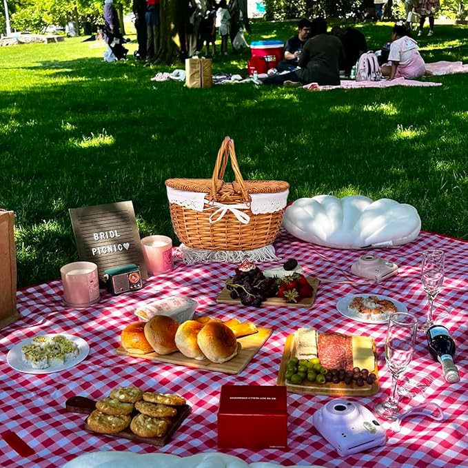 Wicker Picnic Basket with Lid, Wicker Picnic Hamper with Removable Lining and Foldable Handles, Woven Picnic and Outdoor Basket for Camping, Picnics, and Outdoor Adventures