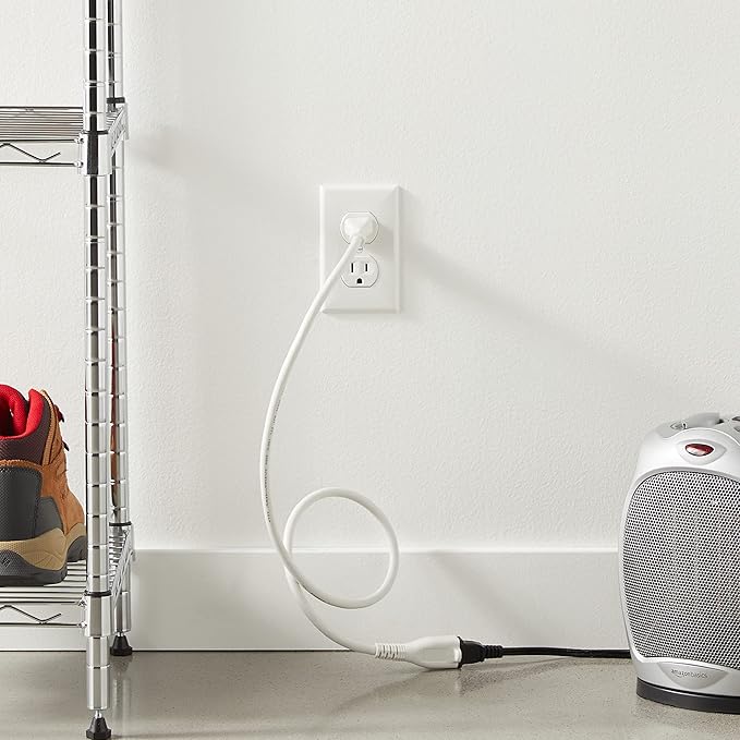 Amazon Basics Extension Cord, 13 Amps, 125V, 3 Foot, White - Pack of 2